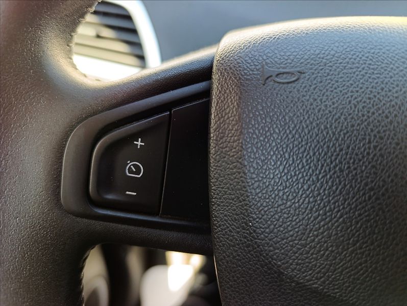 Renault Scénic 1,9 DCi Tažné Navi Aut. Klima - fotka 20 z 30