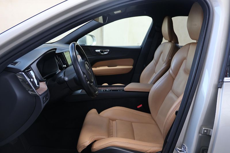 Volvo XC60 (2018) T5 AWD Inscription - fotka 7 z 26