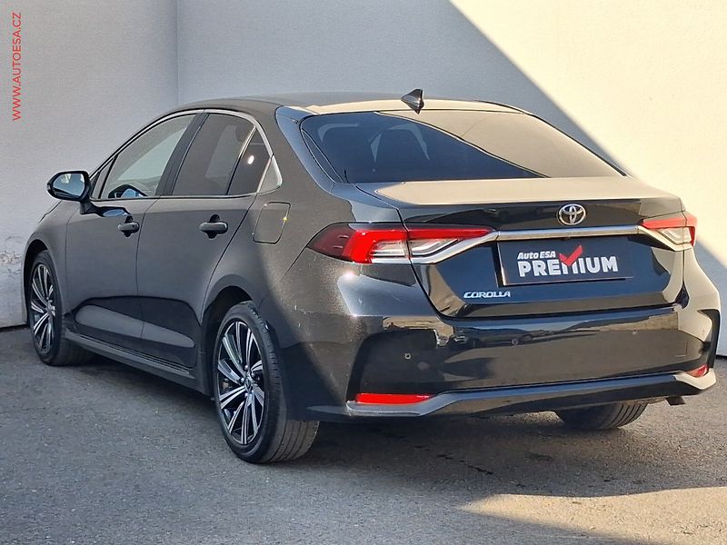 Toyota Corolla (2022) 1.5 i, 2.maj,ČR, Comfort, AT - fotka 6 z 16