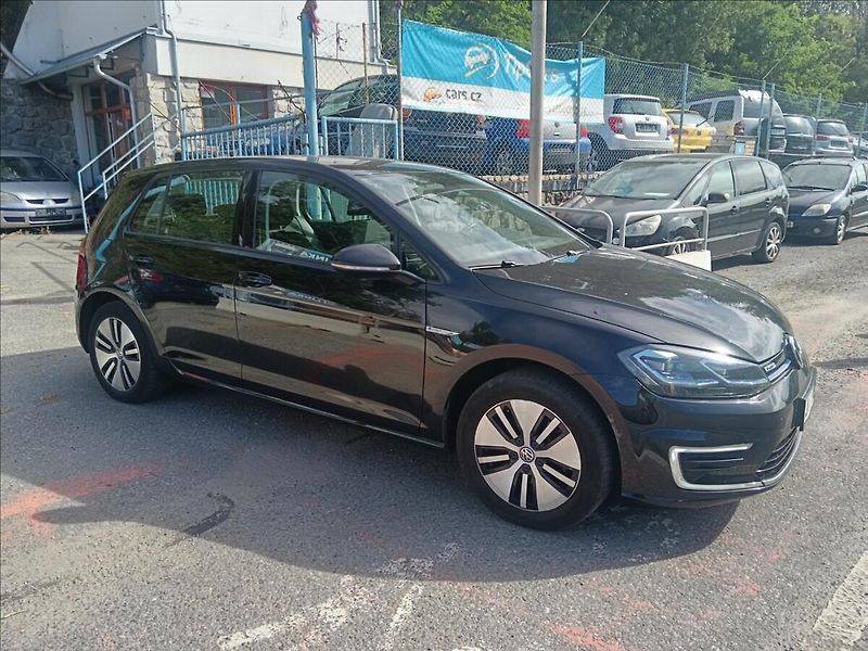 Volkswagen Golf 0,0 e electric drive 100kW - fotka 15 z 22