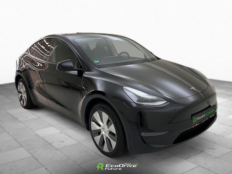 Tesla Model Y (2023) ong Range AWD Berlin - fotka 2 z 8