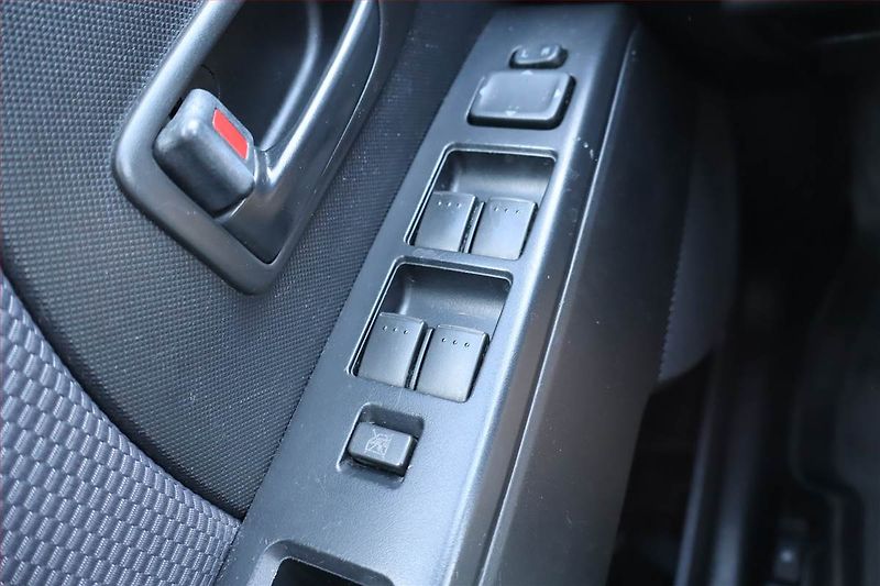 Mazda 5 (2006) 1.8, 7 míst, nová STK - fotka 16 z 19