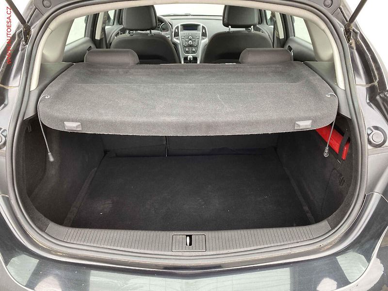 Opel Astra (2015) 1.6i, Selection, +kola - fotka 7 z 17