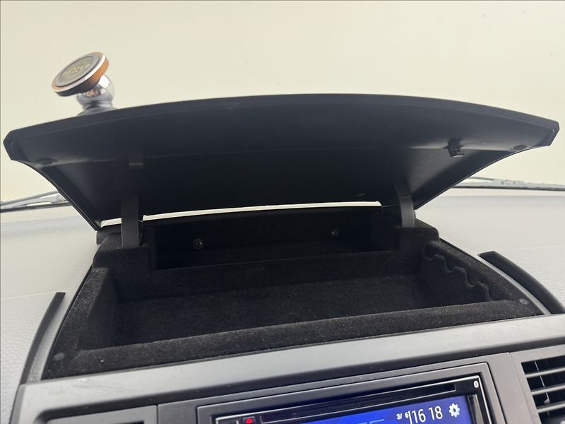 Volkswagen Multivan 2,5 4X4 DPH NZTOP EL.DVEŘE TZ - fotka 14 z 37