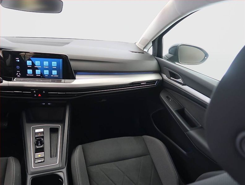 Volkswagen Golf (2023) Life 2.0 TDI, Automat - fotka 8 z 23