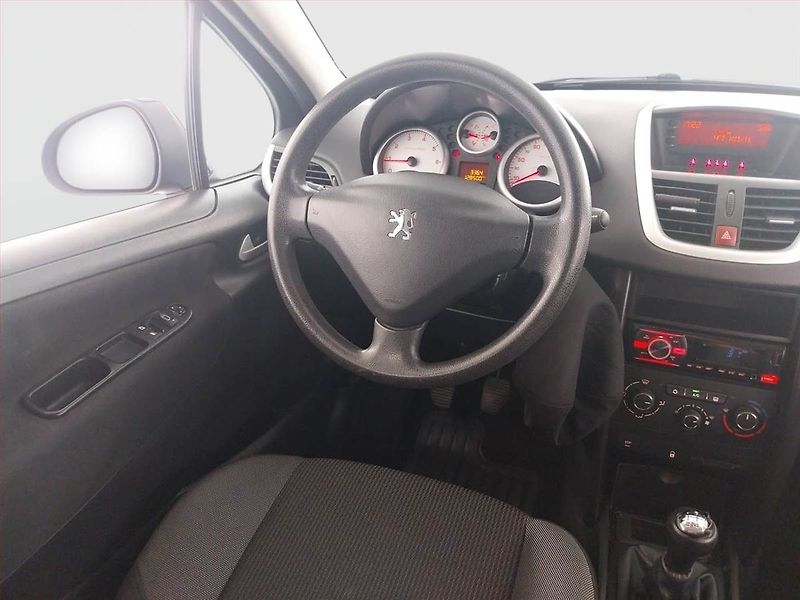 Peugeot 207 (2010) 1.4, LPG, po STK - fotka 7 z 18