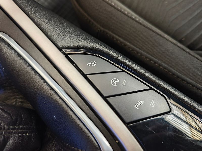 Ford S-MAX (2015) 2.0 TDCI 110kW NAVI 7 míst - fotka 30 z 42