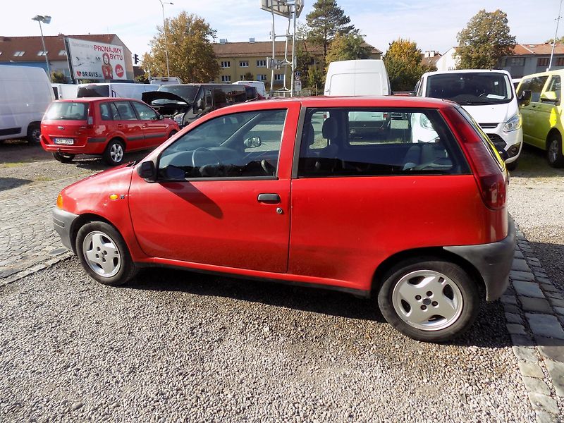 Fiat Punto 1,2I 54 KW SX CENTRÁL, KLIMA - fotka 13 z 30