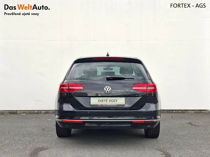 Volkswagen Passat (2015) Variant Highline, 2.0 TDI,110k - fotka 7 z 28