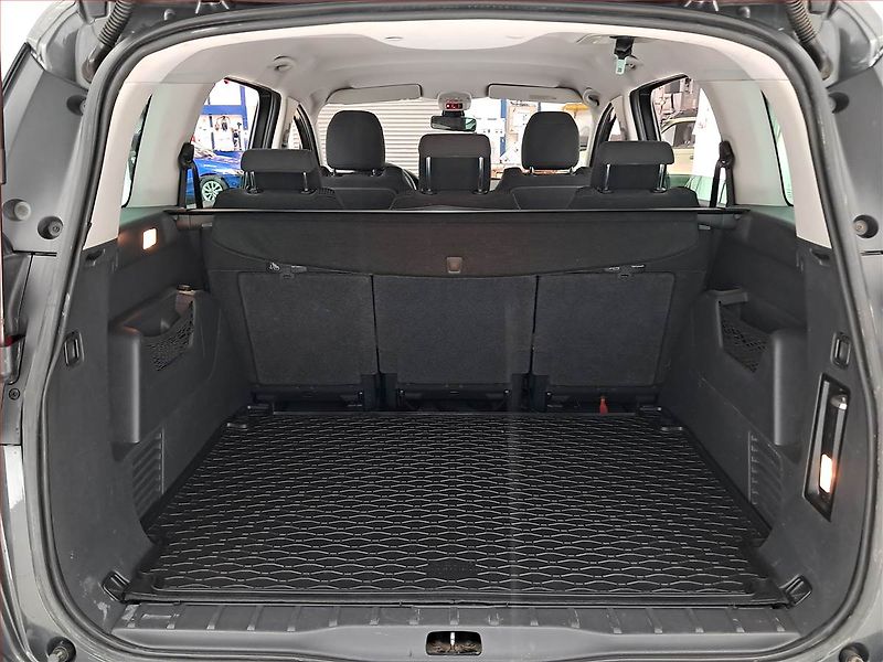 Peugeot 5008 (2013) 1.6 HDi, nová STK, rezervace - fotka 13 z 15