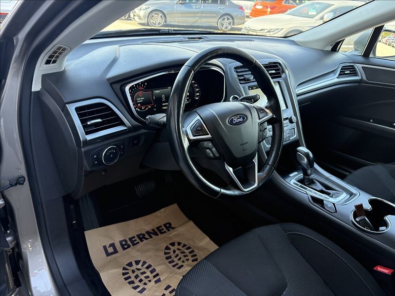Ford Mondeo 2,0 110 kw ČR 1. maj servis - fotka 13 z 25