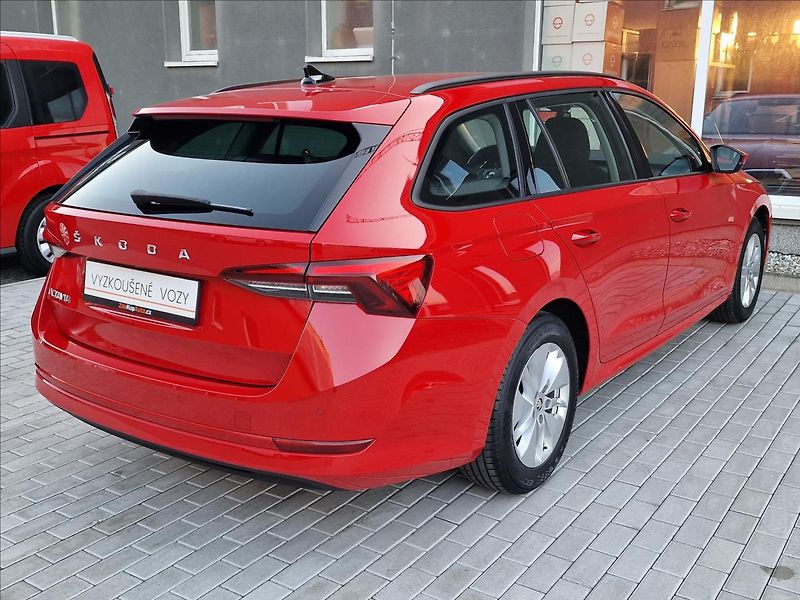 Škoda Octavia 2.0TDI DSG Ambition,ČR,1.Maj. - fotka 10 z 50