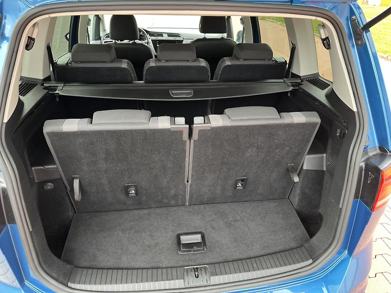 Volkswagen Touran 1.6 TDi 85 kW Full Led 7 Míst - fotka 26 z 36