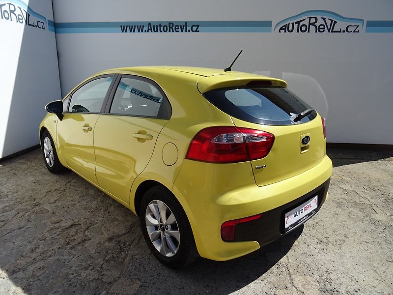 Kia Rio (2017) 1.2i,61kW,1majČR,S.kni,ALU - fotka 3 z 22