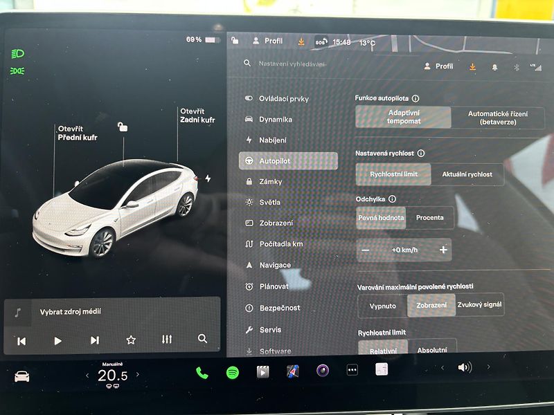 Tesla Model 3 Long Range AWD 75kWh DPH - fotka 12 z 17
