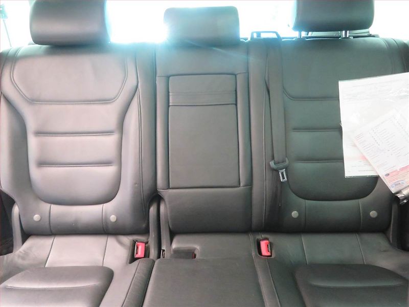 Volkswagen Touareg (2012) 3.0 TDI, 4X4, Automat - fotka 10 z 16