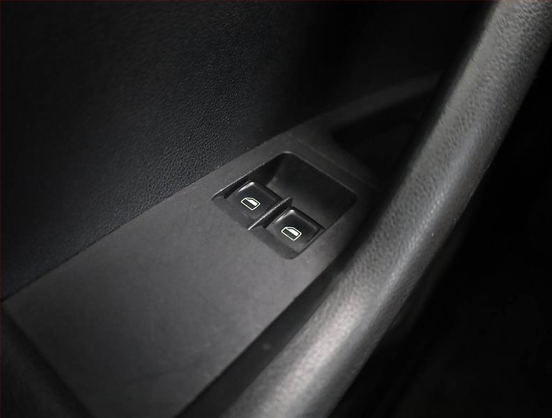 Škoda Octavia (2013) Ambition 1.6 TDI, Serv.kniha - fotka 12 z 17