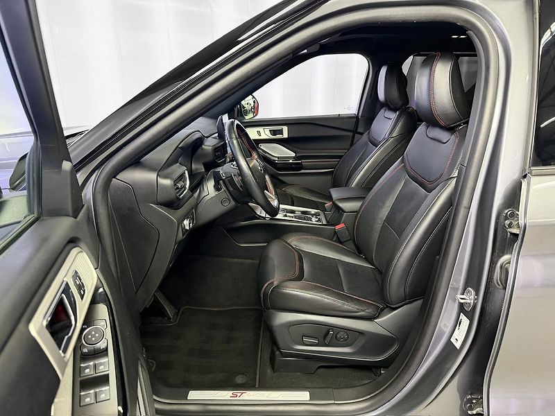 Ford Explorer 3.0L PHEV AWD ST-LINE, PANO, B - fotka 10 z 27
