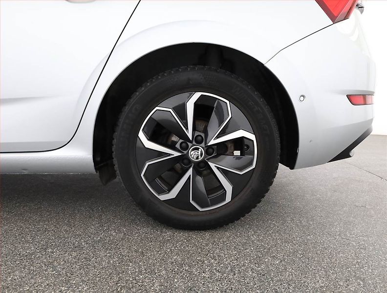 Škoda Scala (2019) Style 1.5 TSI, Automat - fotka 20 z 20