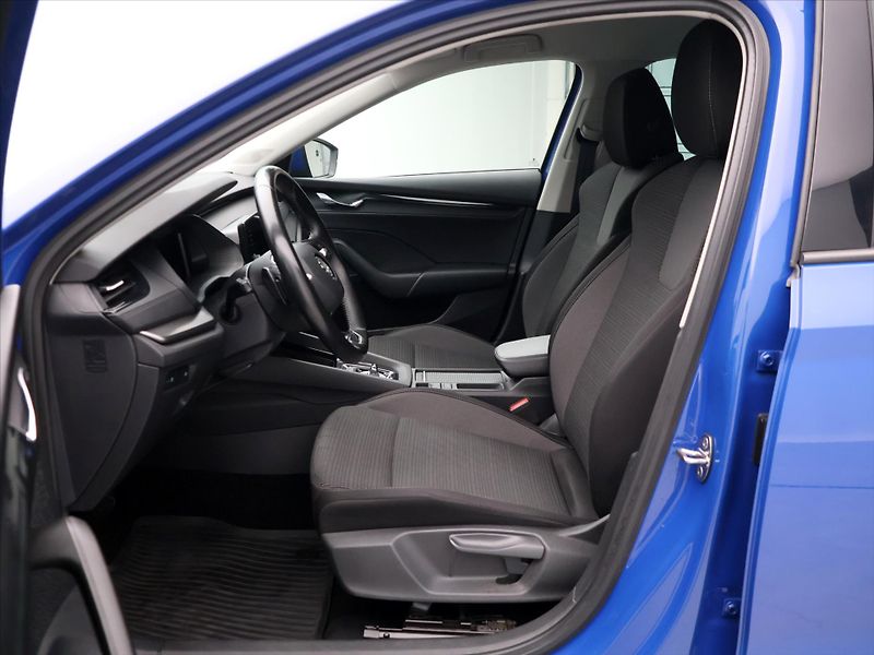 Škoda Octavia 2,0 TDI 110kW Ambition DSG CZ - fotka 10 z 39