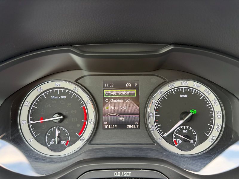 Škoda Karoq (2019) 1.5 TSI 110kW DSG SportLine - fotka 15 z 35