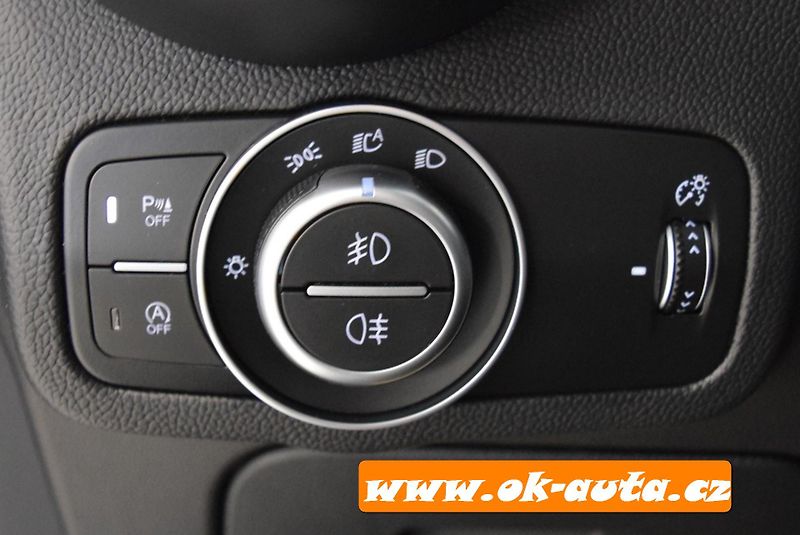 Alfa Romeo Stelvio 2.2 JTD Q4 SPORT 150 kW - DPH - fotka 50 z 60