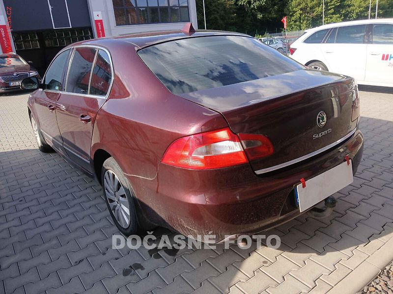 Škoda Superb (2009) 1.9TDi, Xenon - fotka 2 z 3