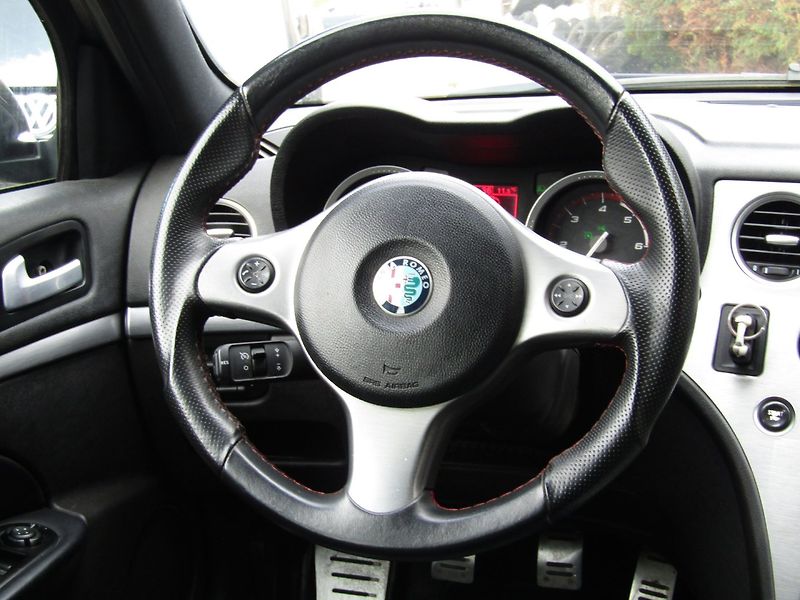 Alfa Romeo 159 (2009) 2.0JTD 125kW - fotka 16 z 33