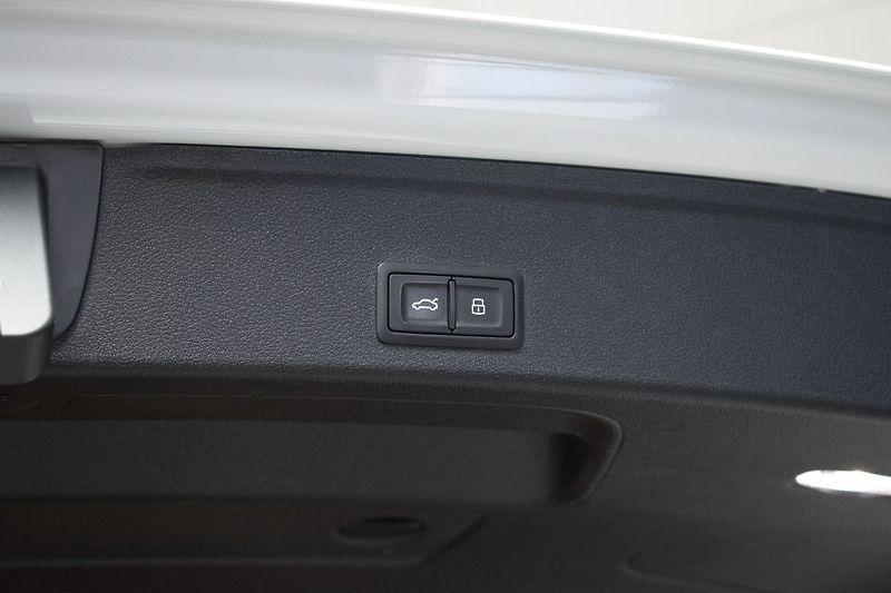 Audi A4 2.0 TDI S-LINE*ACC*TAŽNÉ*DPH* - fotka 40 z 42