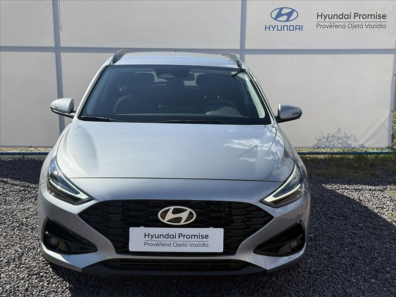 Hyundai i30 1,5 T-GDI 103kW DCT Family - fotka 4 z 23
