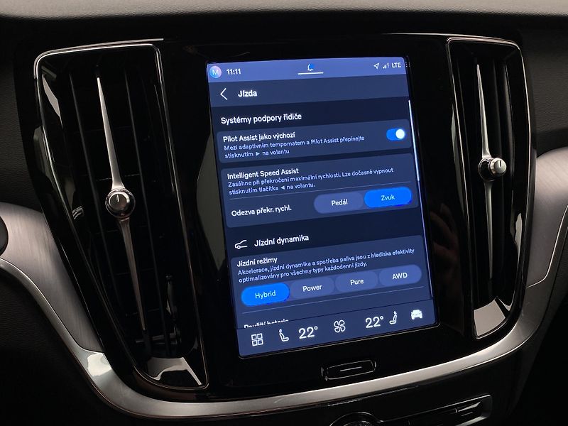 Volvo V60 T6 AWD RECHARGE CORE AUT CZ - fotka 47 z 56