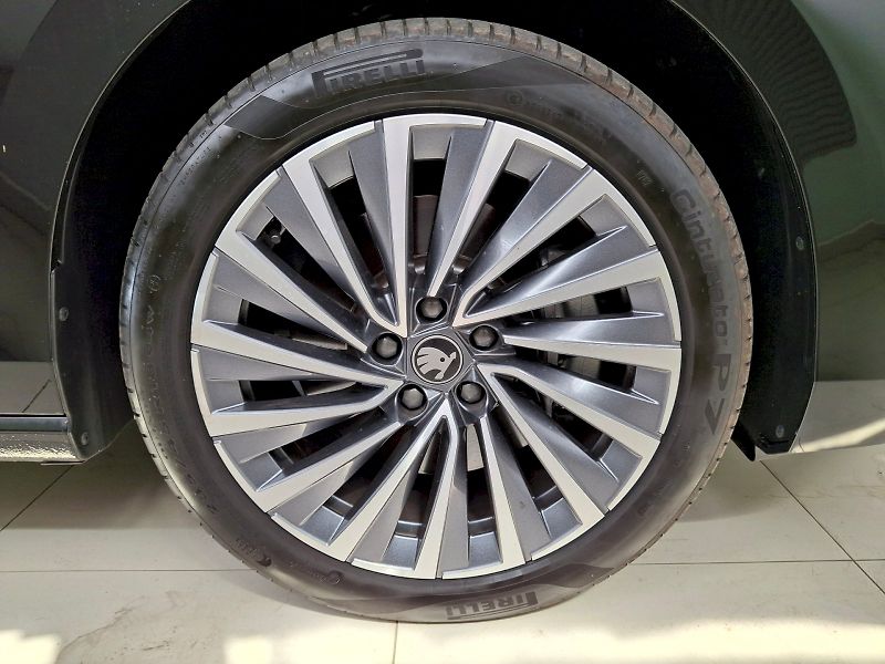 Škoda Superb (2025) L&K DSG 2,0TSi 150kW - fotka 35 z 35