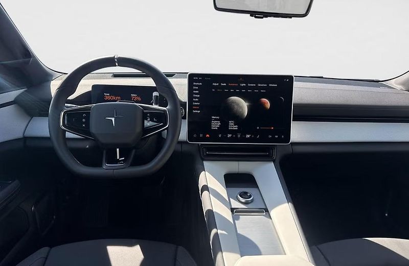 Polestar 4 LR AWD Plus Pilot 360kam Pano. - fotka 12 z 18