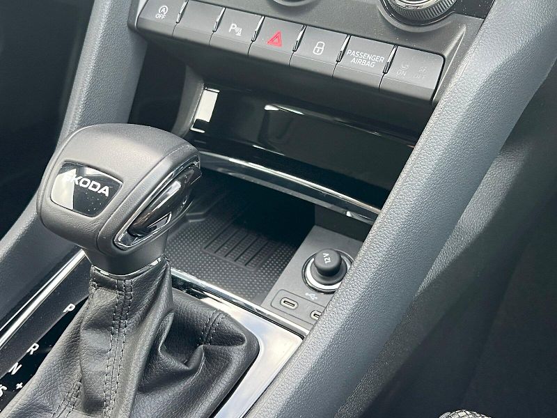 Škoda Karoq (2025) Top Selection 1.5TSi 110kW 7°a - fotka 31 z 33