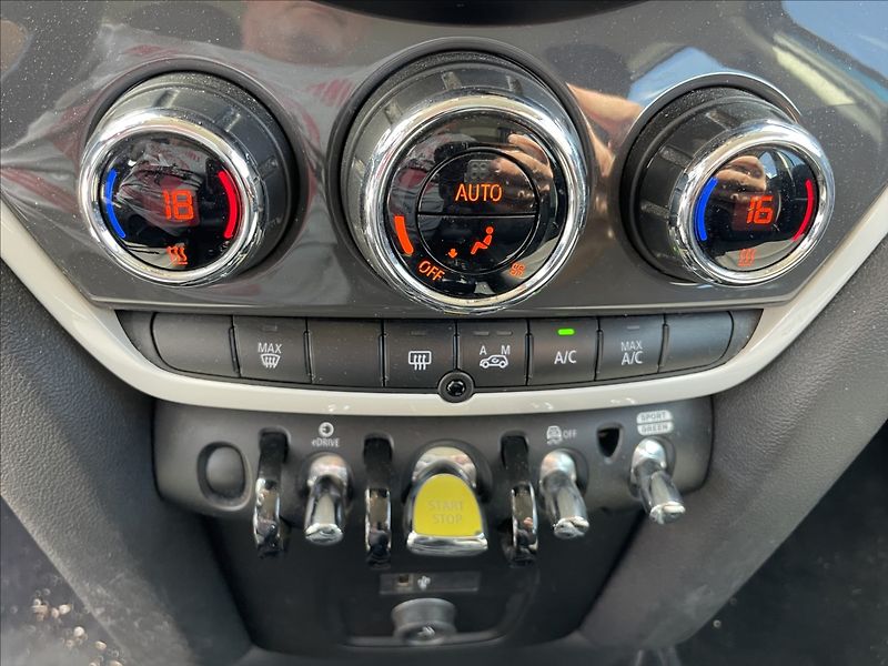 Mini Countryman 1,5 SE ALL4 AUT. PLUG-IN 165kw - fotka 18 z 37