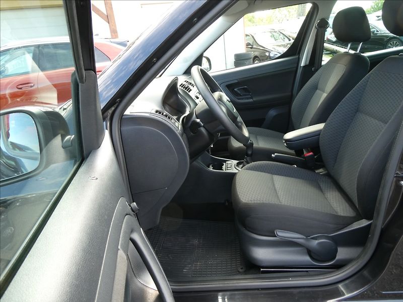 Škoda Roomster 1,6 TDi 66kW auto klima,servis - fotka 21 z 55