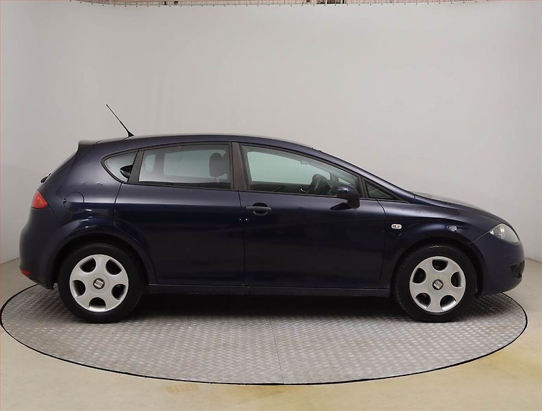 Seat Leon (2009) 1.9 TDI, nová STK, servisované - fotka 6 z 16