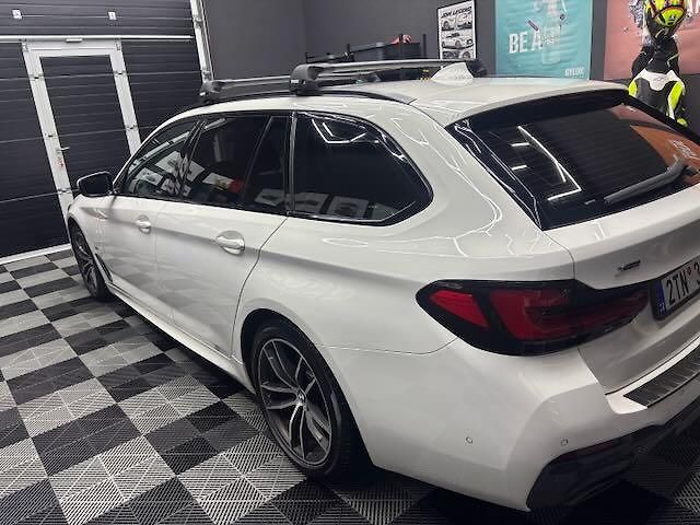 BMW Řada 5 (2021) 530D xDrive  - fotka 4 z 18