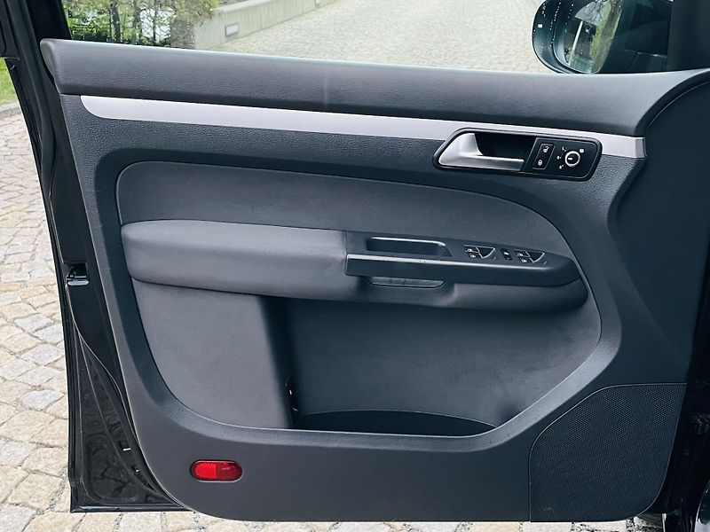 Volkswagen Touran 1.4TSI VÝHŘEV SERVISKA TAŽNÉ - fotka 30 z 43