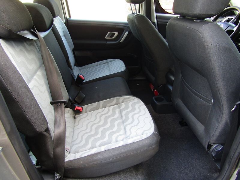 Škoda Roomster (2008) 1.9 TDI 77kW  BEZ DPF - fotka 24 z 36