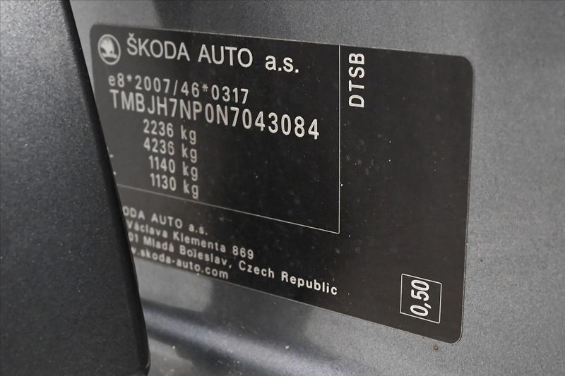 Škoda Superb 2,0 TDI 110kW DSG Style Záruka - fotka 10 z 24