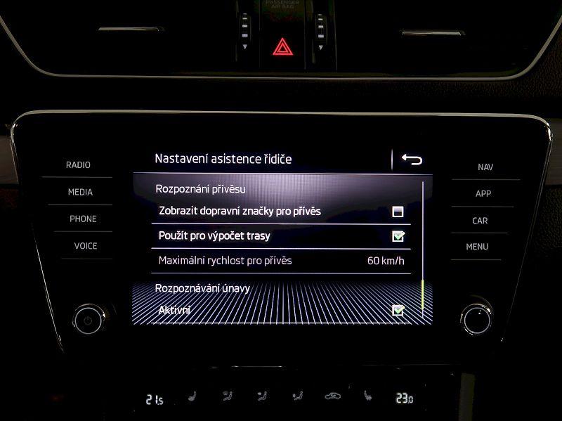 Škoda Superb (2019) STYLE 2.0TDI 140KW 4x4 DSG LED - fotka 33 z 47