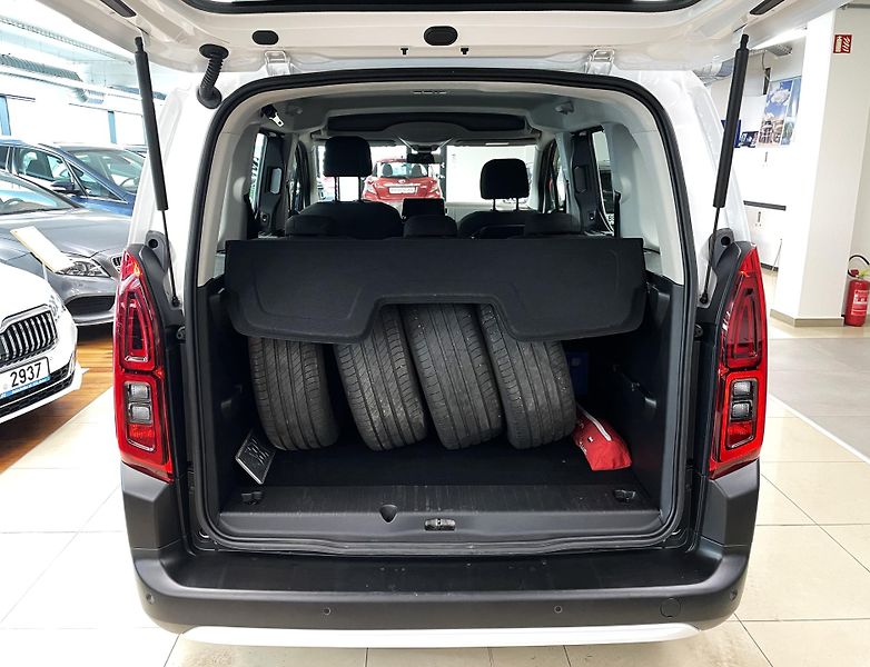 Citroën Berlingo 1.5 BlueHDi 130 S&S EAT8 - fotka 8 z 27