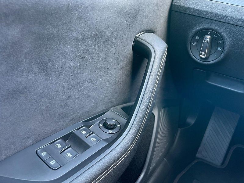 Škoda Superb (2022) SportLine 1.5TSI Webasto! 1.Ma - fotka 28 z 50