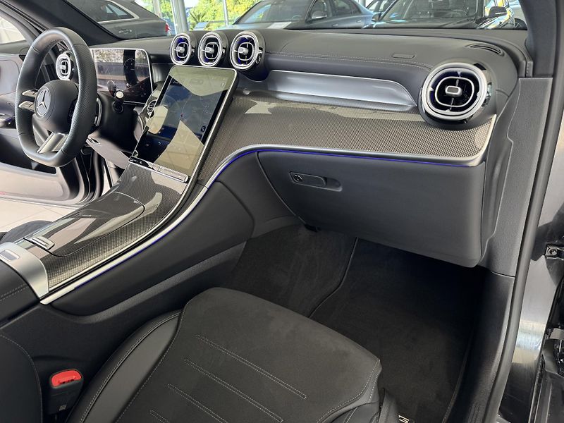 Mercedes-Benz GLC 300d 4MATIC*198kW*AMG*Tažné - fotka 11 z 38