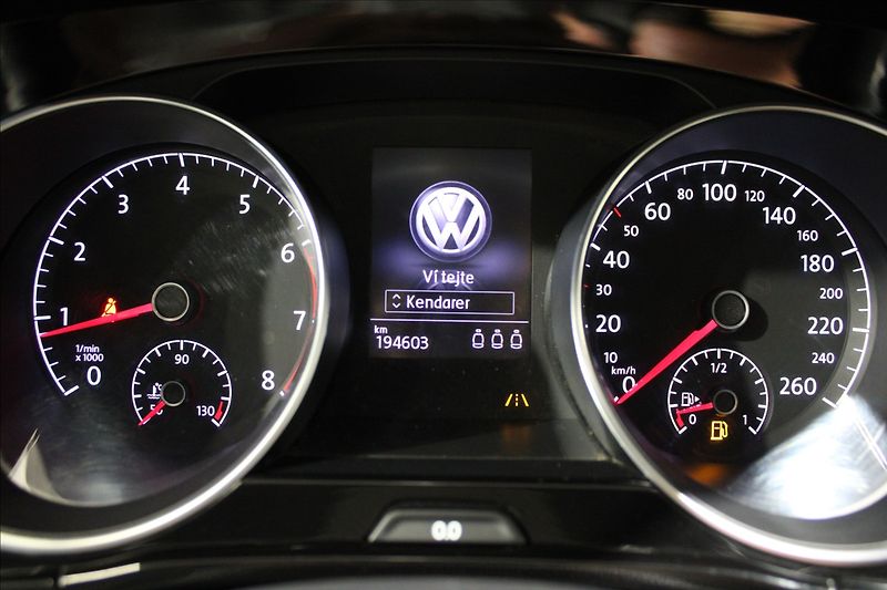 Volkswagen Touran 1,4 TSI DSG Highline blue pear - fotka 21 z 30