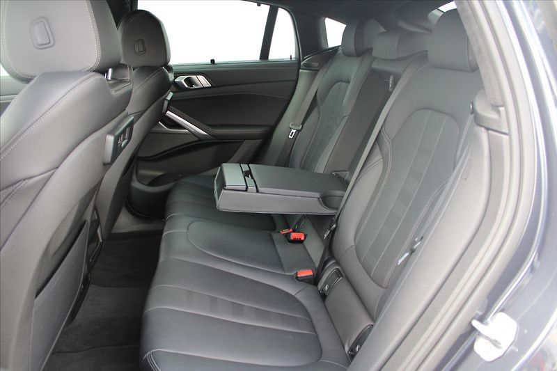 BMW X6 xDrive M50d 294kW LASER DPH ČR - fotka 12 z 30