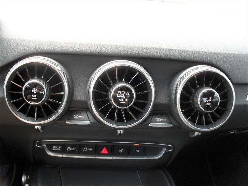 Audi TT 2,0 TDI Ultra 135Kw S-Line LED - fotka 25 z 29