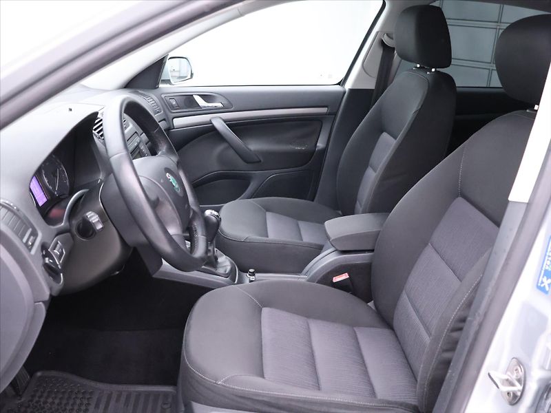 Škoda Octavia 1,9 TDI Serv.Kniha STK 04/28 - fotka 10 z 28