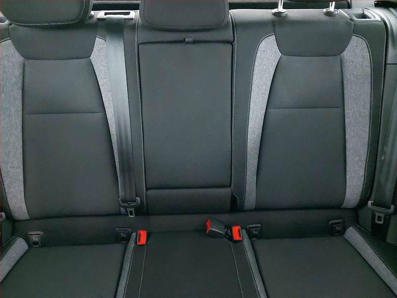 Škoda Karoq (2020) Style 2.0 TDI, Navi, Tempomat - fotka 10 z 24